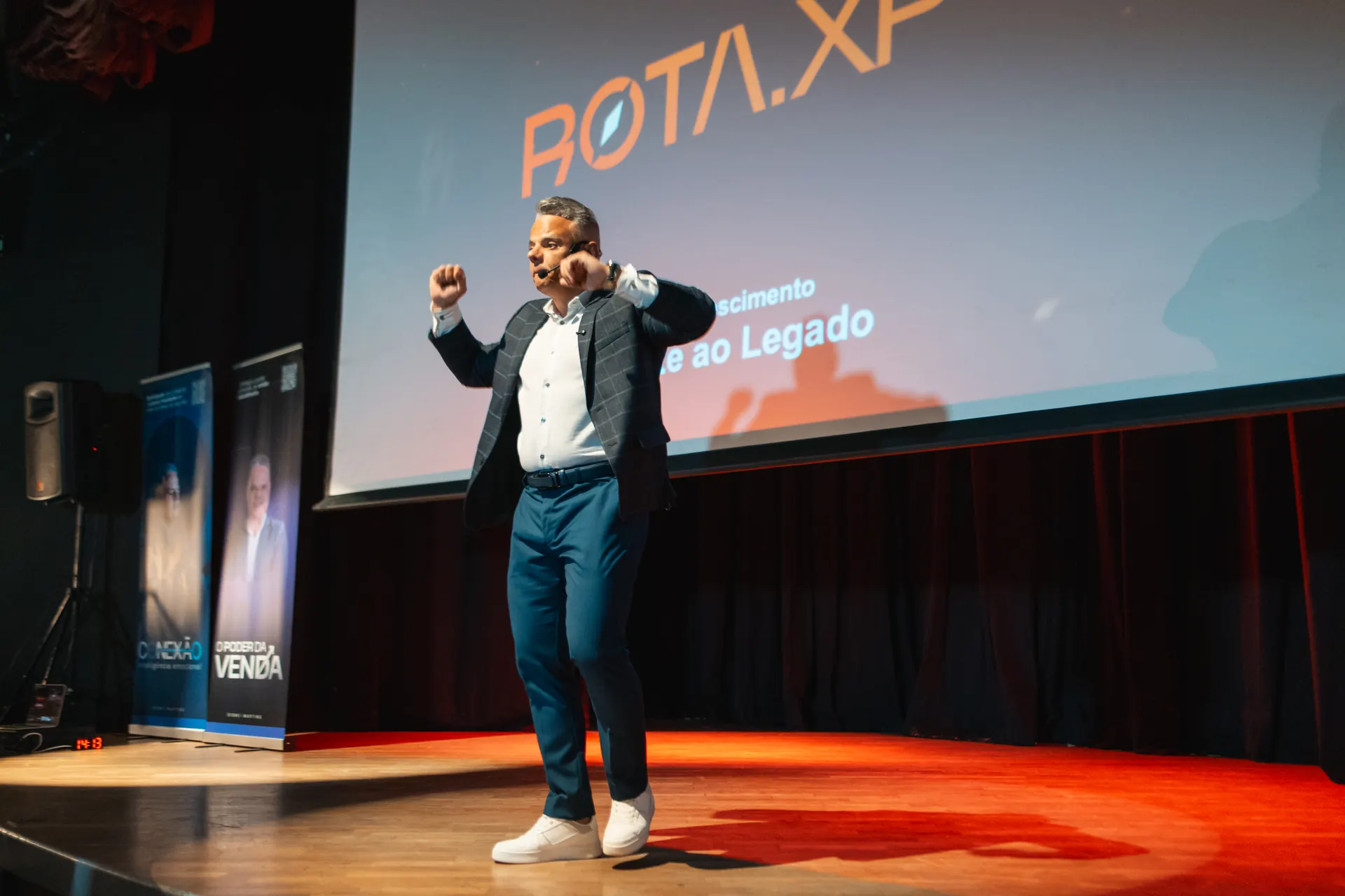 Empresários reunidos em evento CAE Club